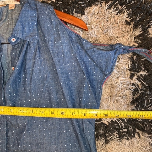Anthropologie Holding Horses Western Chambray Cold Shoulder Button Down Top 12 - Picture 7 of 9